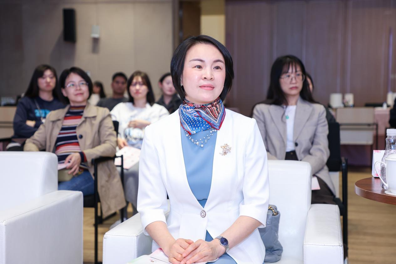 d35a23e9f49ad5f6cc01408a9375270